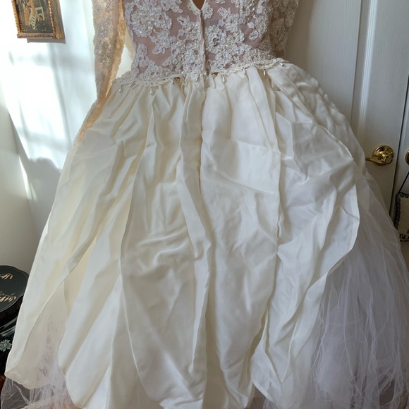 VINTAGE SAKS FRANK MASANDREA DIAMOND COLLECTION WEDDING GOWN WITH TIARA VEIL - Picture 10 of 16